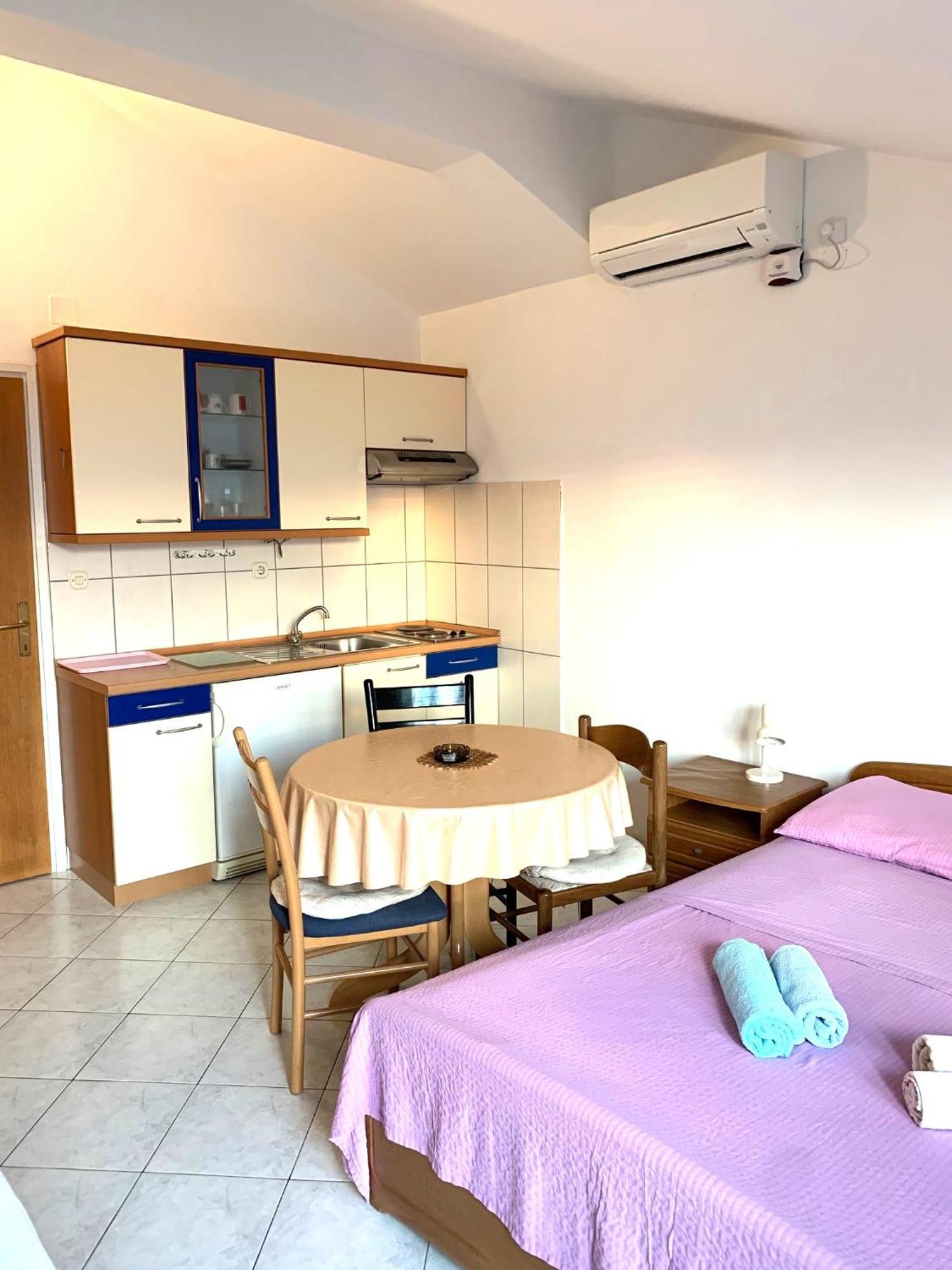 Apartments Bilo - Jela & Ivan Dolac Buitenkant foto